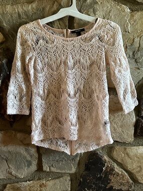 Forever 21 Blush Pink Crochet Lace 3/4 Sleeve Top Size S GUC
